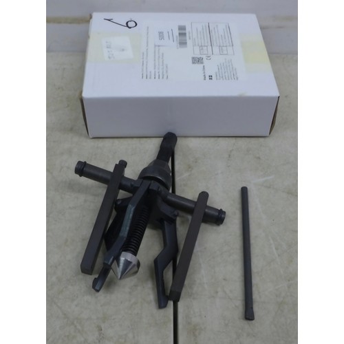 5008 - A pilot bearing puller