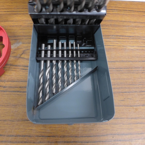 5010 - A 1-13mm drill bit set and a 5 piece reaming bit set