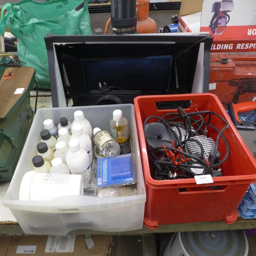 5017 - A mobile makers spray booth with a quantity of assorted acrylic varnish and resin and mini compresso... 