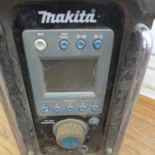 5044 - A Makita BMRIOU site radio