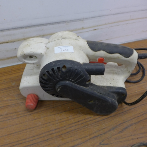 5047 - A 240v belt sander and a Bosch C99170 angle grinder and one other angle grinder