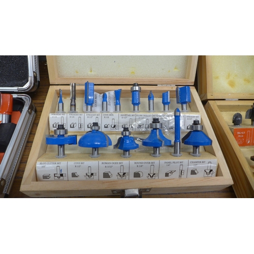 5062 - A large quantity of assorted router bits