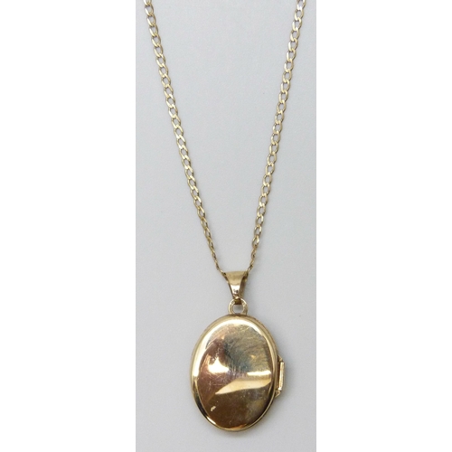 7019 - A 9ct gold locket on a 9ct gold curb link chain, 3.4g, 2.8cm locket including bale