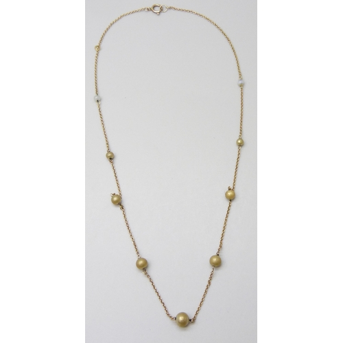 7049 - A 9ct gold and faux pearl necklace, 2.7g, 40.5cm, coating on pearls a/f