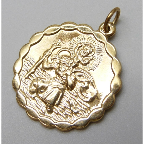 7060 - A 9ct gold St Christopher pendant, 4.6g, 2.3cm