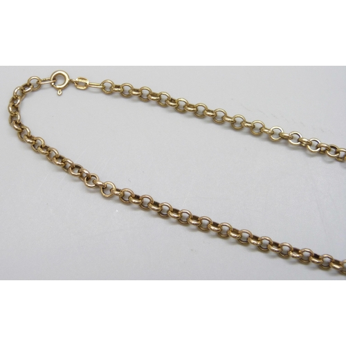 7062 - A 9ct gold belcher chain necklace, 9.3g, 61cm