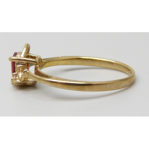 7063 - A 9ct gold ruby and diamond ring, 1.8g, N