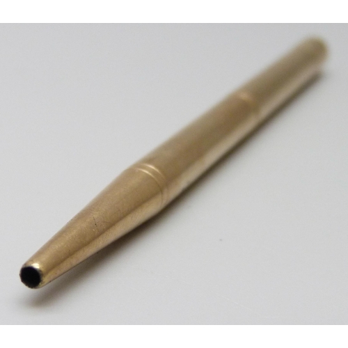 7073 - A 9ct gold propelling pencil, 15.9g total weight, 10.8cm