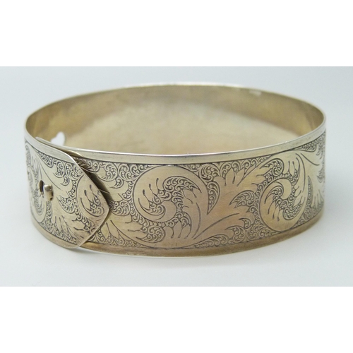 7100 - A Charles Horner silver bangle, 22g, 1.9cm wide