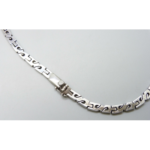 7101 - A Mexican silver wave design link collar necklace, 71g