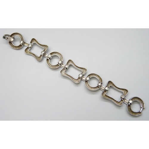 7104 - A .915 silver bracelet, 39g, 19.5cm