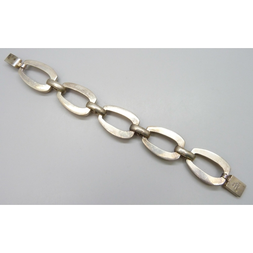 7108 - A Mexican silver bracelet, 78g, 22cm