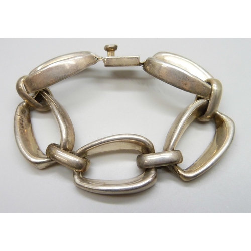 7108 - A Mexican silver bracelet, 78g, 22cm