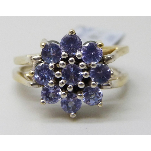 7119 - A reversible double sided silver gilt green stone/purple stone cluster ring, R