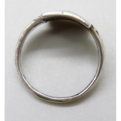 7120 - A silver ring with Scandinavian style ship design, 4g, N/O