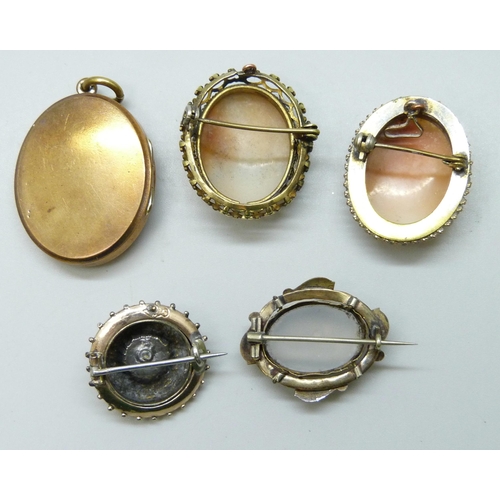 7132 - A collection of Victorian and later jewellery including brooches and a buckle design locket