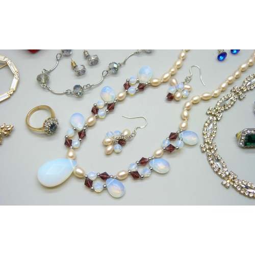 7138 - A collection of diamante and other costume jewellery