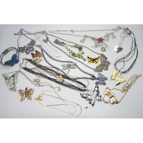 7141 - A collection of butterfly themed costume jewellery