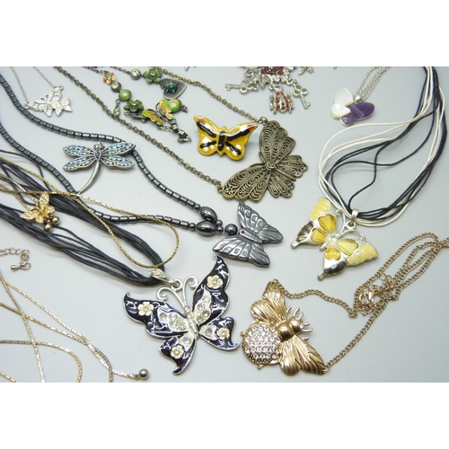 7141 - A collection of butterfly themed costume jewellery