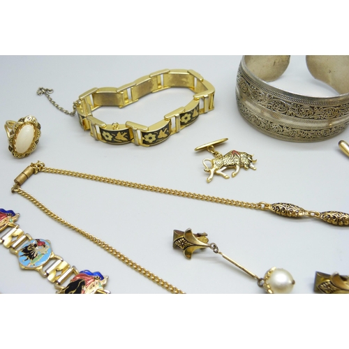 7146 - A collection of costume jewellery including enamelled