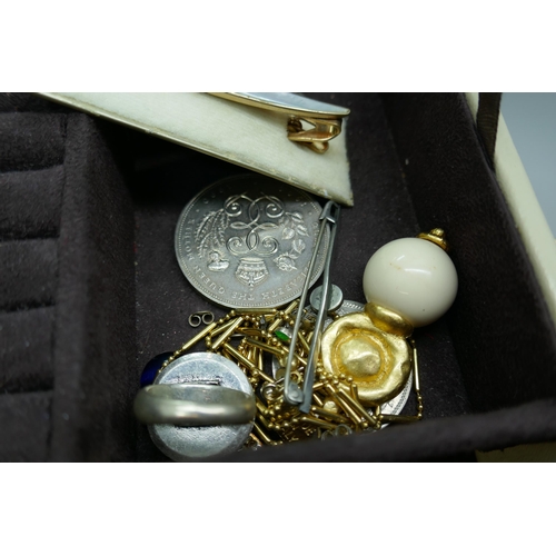 7171 - Vintage designer and other earrings and costume jewellery, with jewellery box