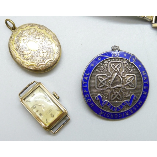 7182 - A collection of jewellery including a silver enamelled brooch, a gold plated Victorian locket, tiger... 