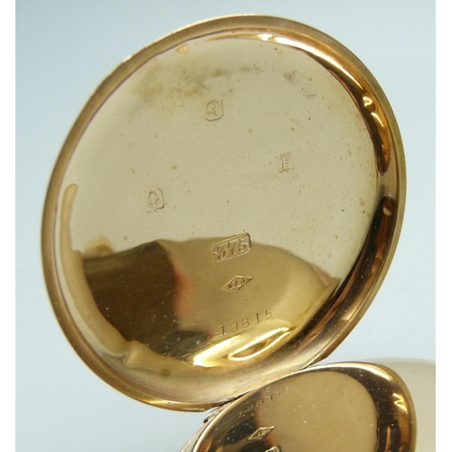 7192 - A 9ct gold cased Waltham pocket watch, Birmingham 1930, 79g total weight including movement, 47mm ca... 