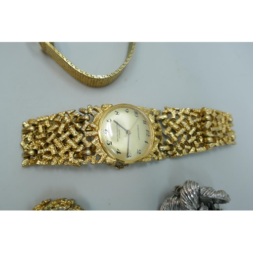 7203 - A collection of lady's wristwatches