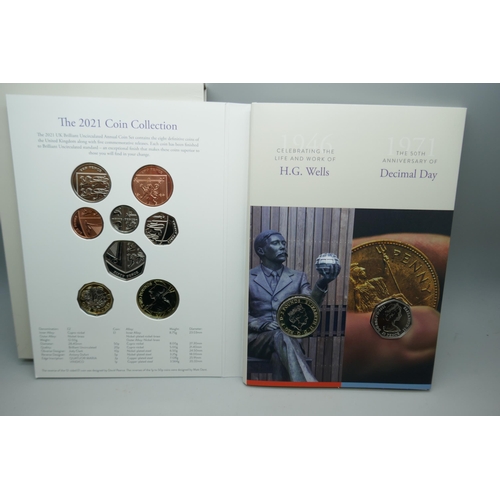 7236 - The Royal Mint 2021 Annual coin set, contains 8 definitive coins of the UK, along with 5 commemorati... 