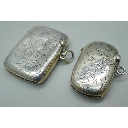 7257 - Two silver vesta cases, 35g total