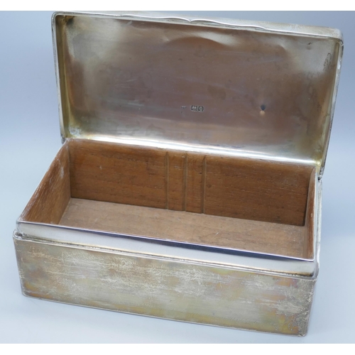 7274 - A silver cigarette box with monogram to lid, London 1898, Hewson & Williams, 736g total, 17 x 9.5cm