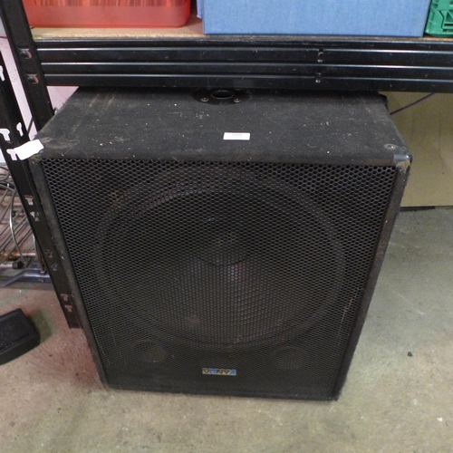 5096 - A Vonyx SWA18 PA speaker