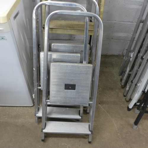 5115 - A quantity of six assorted step-ladders and steps