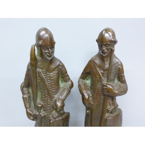 2095 - A pair of bronze figures/bookends, Anglo-Saxon soldiers, 27.5cm