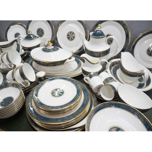 2169 - A large Royal Doulton fine bone china dinner and tea service, in the Carlyle pattern. Comprising of ... 