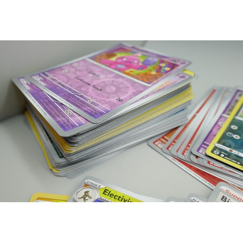 2175 - 200+ Holo Pokémon cards