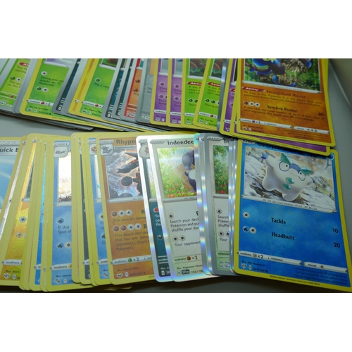 2176 - 200+ Holo Pokémon cards