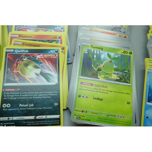 2177 - 600+ Pokémon cards including a quantity of Holographic