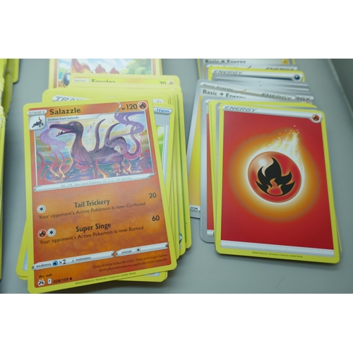 2178 - 600+ Pokémon cards including a quantity of Holographic