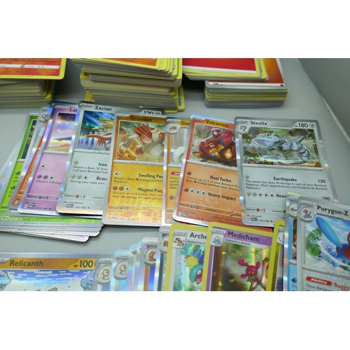 2178 - 600+ Pokémon cards including a quantity of Holographic