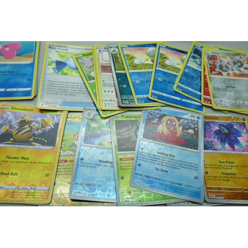 2181 - 600+ Pokémon cards including a quantity of Holographic