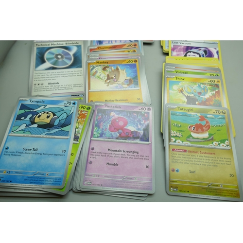 2181 - 600+ Pokémon cards including a quantity of Holographic