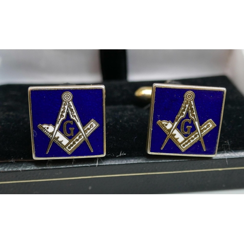 2189 - Over 50 pairs of cufflinks, including Masonic, Swarovski, Crystal, etc.