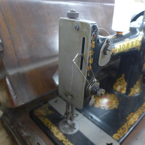 5226 - A vintage Jones sewing machine in hard case