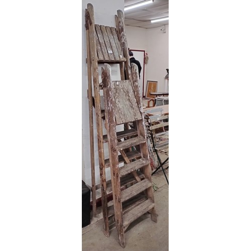 286 - Two sets of stepladders