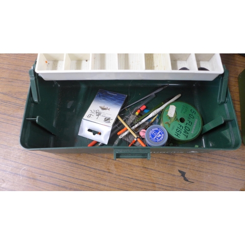 5256 - A fishing tackle box