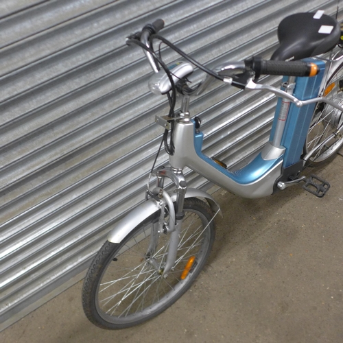 5119 - A front suspension 36v electric bike with step through frame - sold with battery, key and charger *T... 