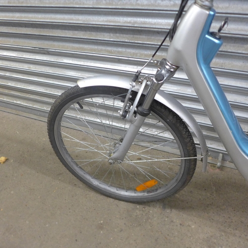 5119 - A front suspension 36v electric bike with step through frame - sold with battery, key and charger *T... 