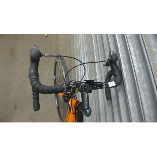 5122 - A Giant Defy Aluxx aluminium framed road racer bike - damaged rear hanger *This lot is a Police Repo... 