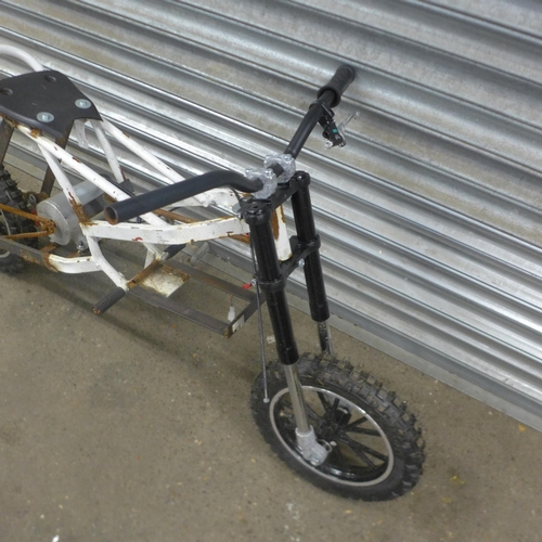 5132 - An electric scooter and an electric bike frame